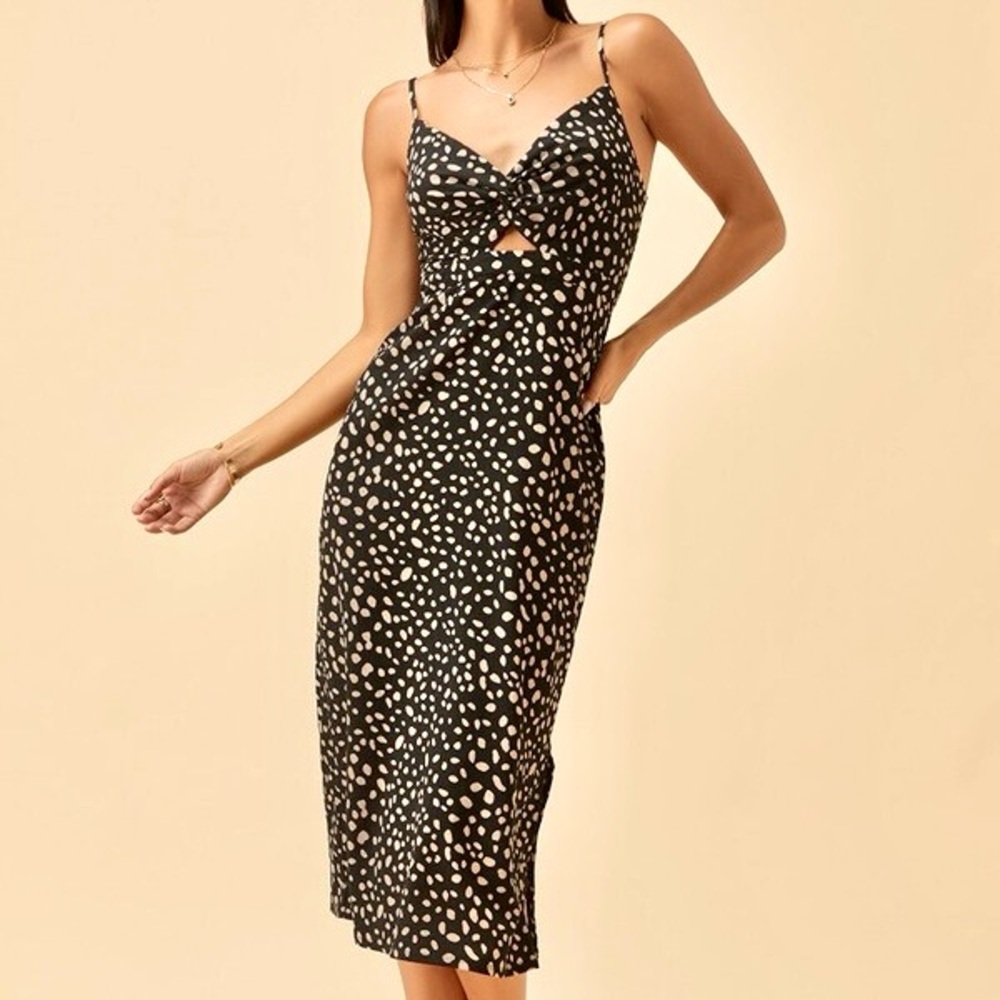 NWT Francesca’s Ridley Key Hole Midi Dress - Medium